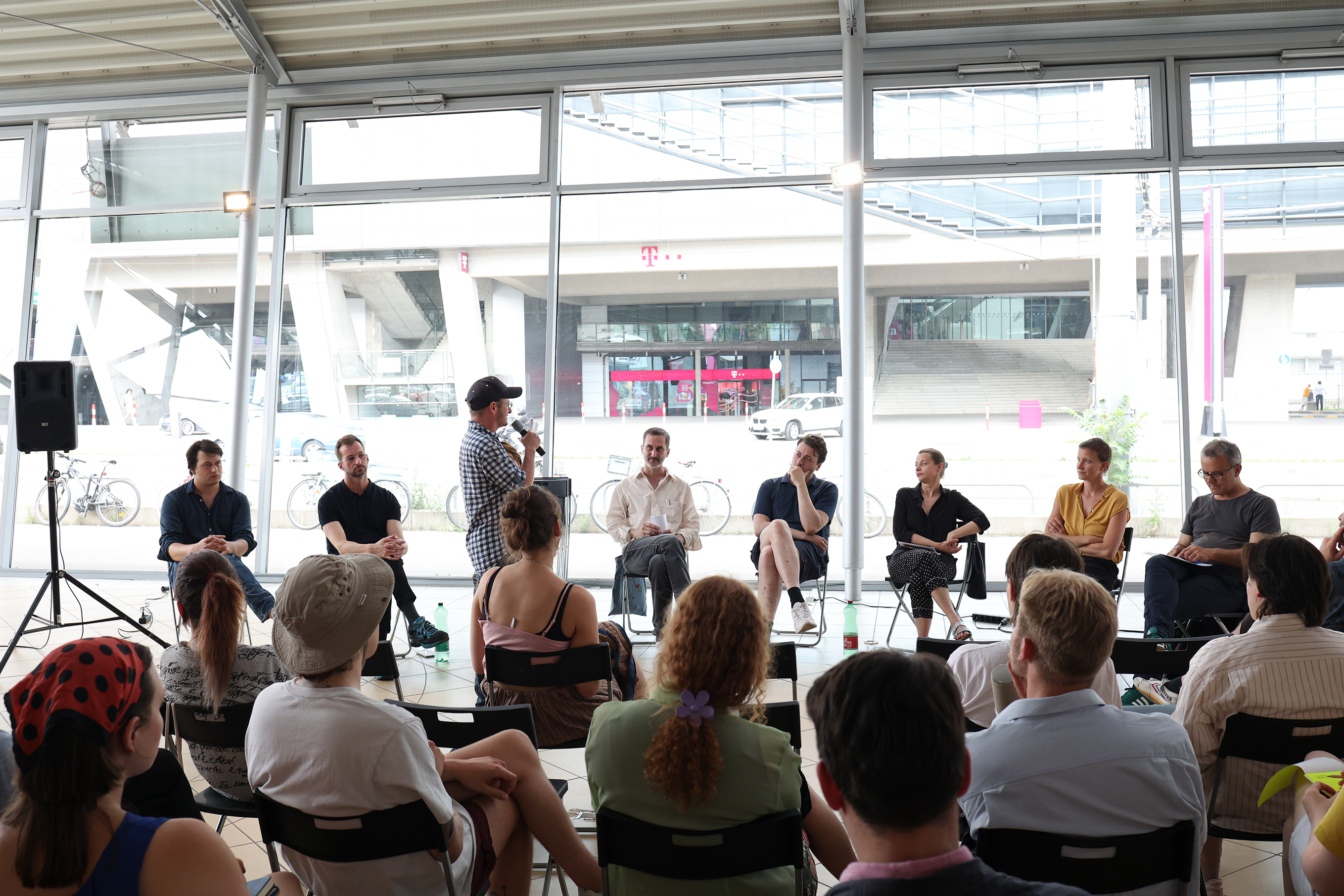 Jelena Pajic’s photo shows a round table. It took place at Independent Synergies, Vienna, in June 2022.
